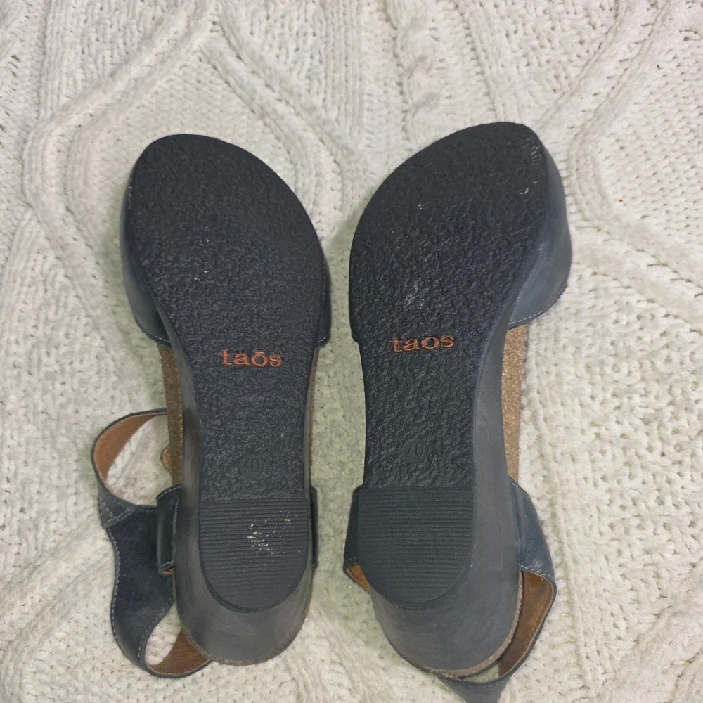 Taos‎ Wedge Sandals Grey Leather Peep Toe Ankle Strap Womens 40 Excellent